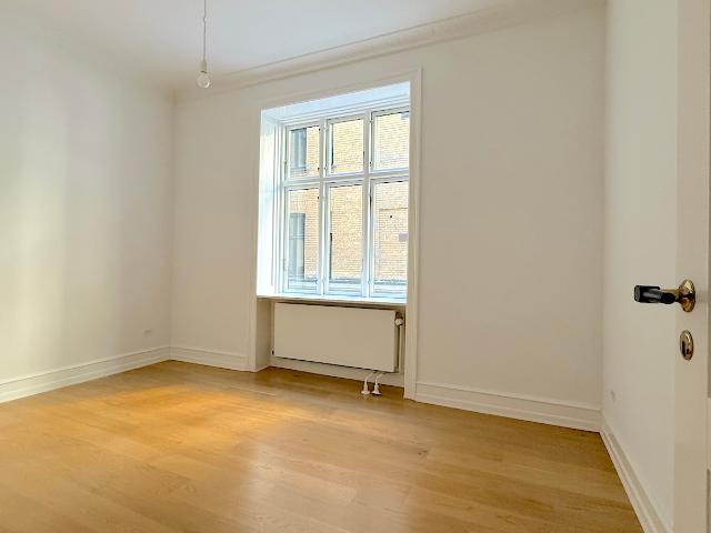 Stor lejlighed på Vesterbro med flere værelser