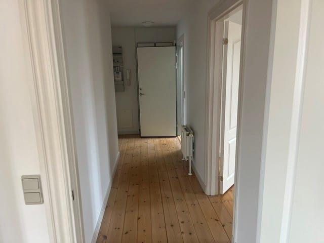 Stor 3 værelses lejlighed centralt i Nykøbing F