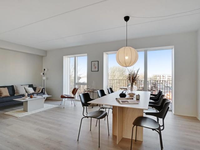 Stor 3 værelses lejlighed i Oasen med stor terrasse