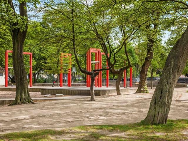 Stor 4 værelses lejlighed med gode værelser, København Ø, København