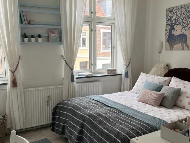 Stor 5 værelses lejlighed centralt i Aalborg