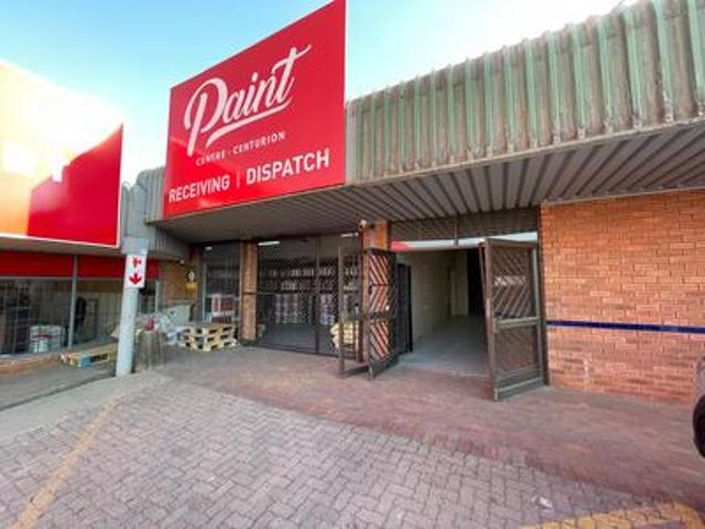 storage / showroom / retail space to.