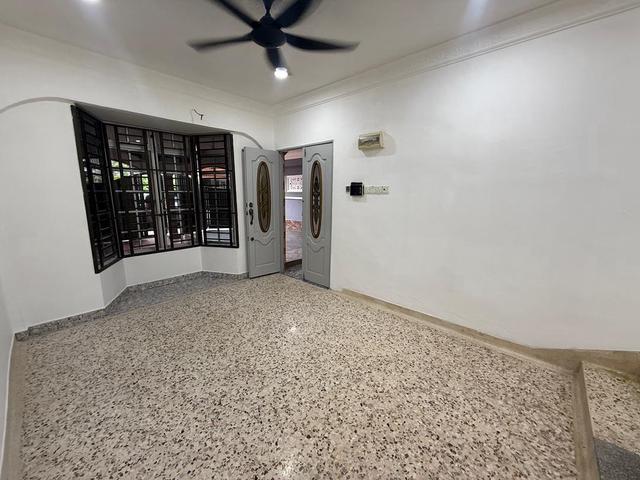 Storey Terrace Taman Sri Saujana Kesang Muar Johor CASHBACK
