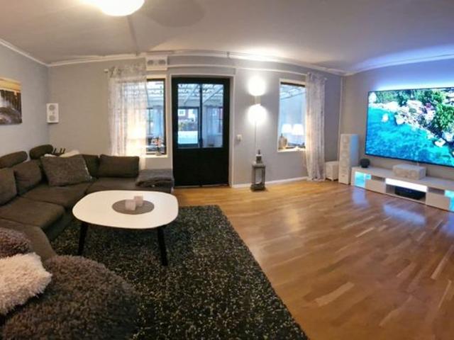 Storvik: Stor fyra med trädgård