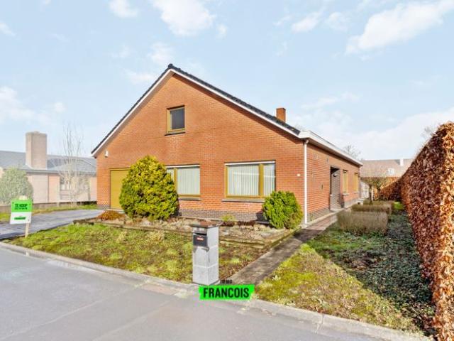 Statige bungalow woning in Elverdinge