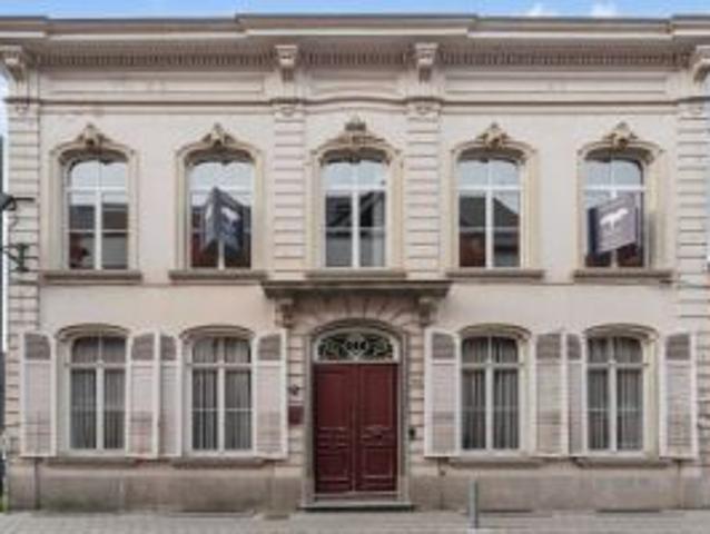 STATIGE HERENWONING OP GROOT PERCEEL GROND TALLOZE MOGE.