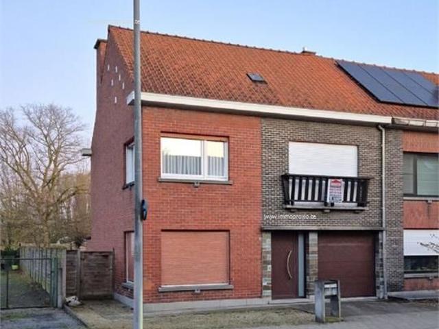 Statige ruime half open bebouwing met 3 slpkrs, tuin, garage, bijgebouw/ateliertje. Ref. 16177 Sint Eloois Winkel