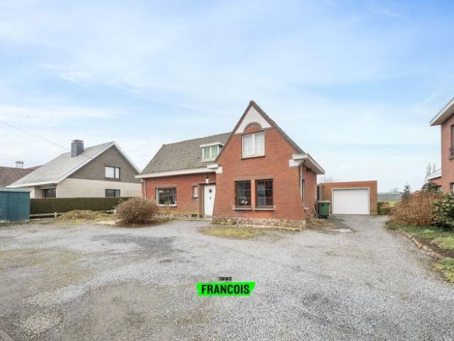 Statige villa te koop in Gits met tal van mogelijkheden