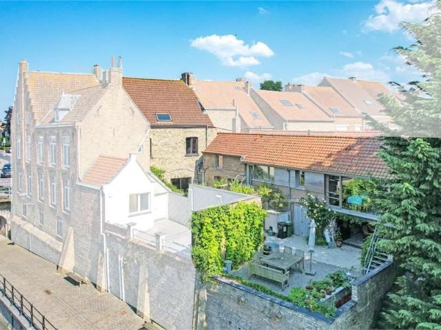 Statige woning met tal van mogelijkheden in centrum Diksmuide op 226 m²