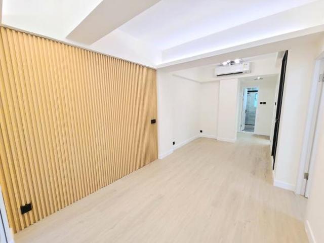 STAUNTON STREET NO.28 30 士丹頓街 28 30 號