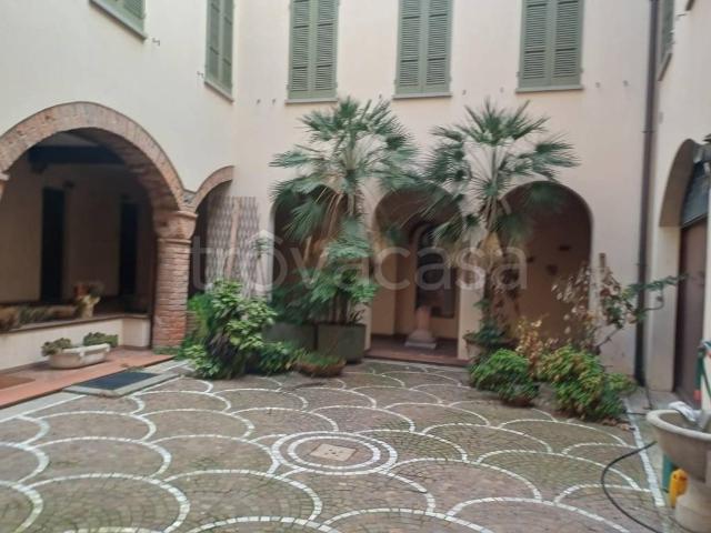 Stabile in vendita a Cremona via San Giuseppe, 14, Centro città