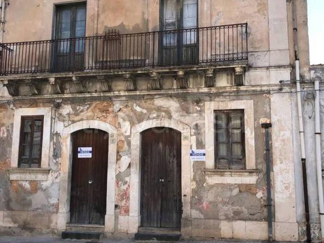 Stabile in vendita a Floridia corso Vittorio Emanuele