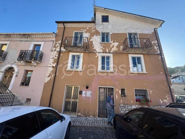 Stabile in vendita a Roccaraso, Pietransieri