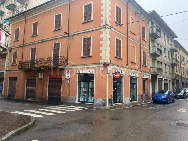 Stabile in vendita a Stradella via Trento