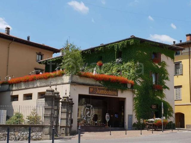 Stabile in vendita ad Alzano Lombardo piazza Garibaldi 6