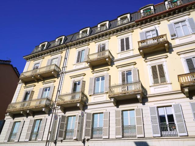 Stabile Palazzo in affitto a Torino, Centro