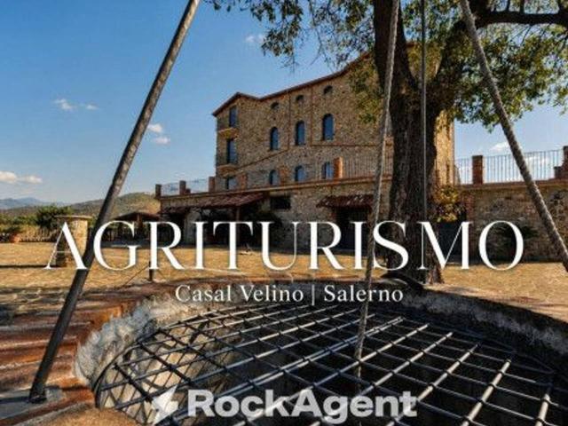 Stabile Palazzo in vendita a Casal Velino