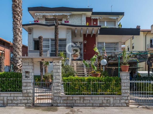 Stabile / Palazzo in vendita a Rimini, Rivazzurra