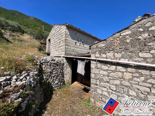 Stabile Palazzo in vendita a Vallecorsa