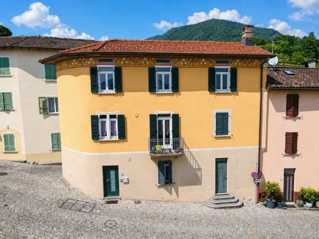 Stabile residenziale commerciale con grande potenziale di sviluppo