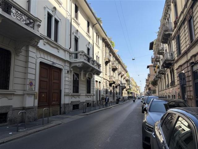 Stabile Uso Ufficio di 935 mq a Cenisio, Sarpi, Isola Milano