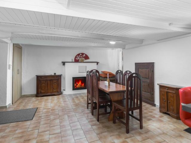 STABILE VISTA LAGO CON 3 UNITA', RISTORANTE E B&B A BRISSAGO