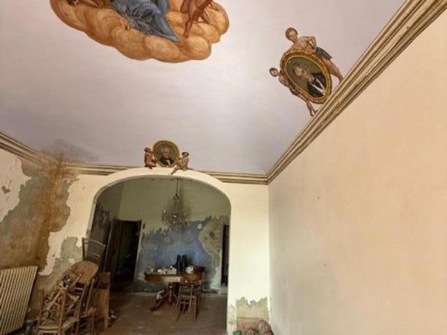 Stabile/Palazzo con giardino a San Miniato