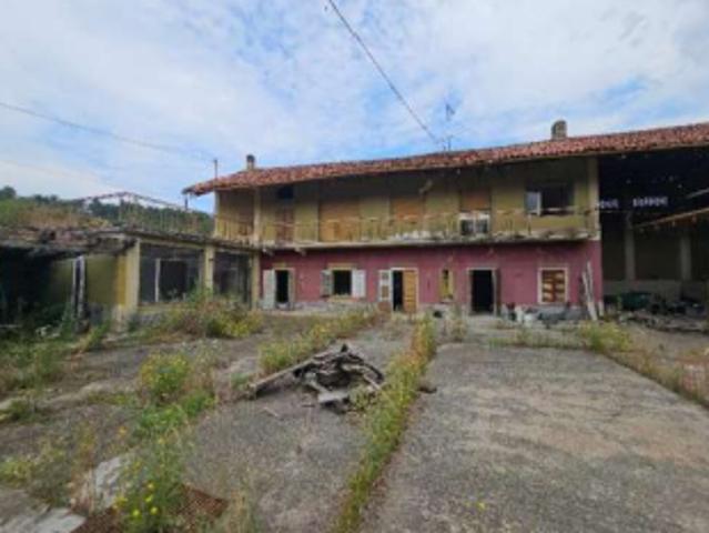 Stabile/Palazzo da ristrutturare a Maglione