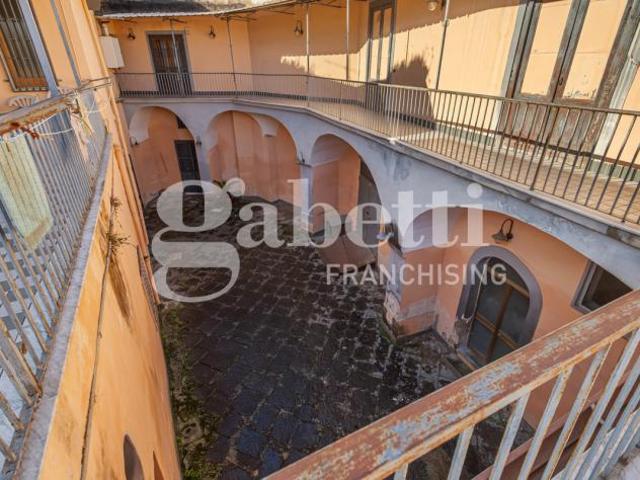 Stabile/Palazzo Frattamaggiore. Rif.: FV47VRG