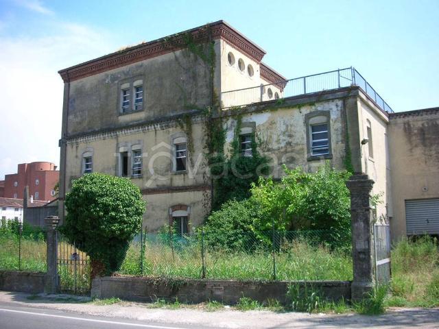 Stabile/palazzo in vendita a Cologna Veneta via Predicale