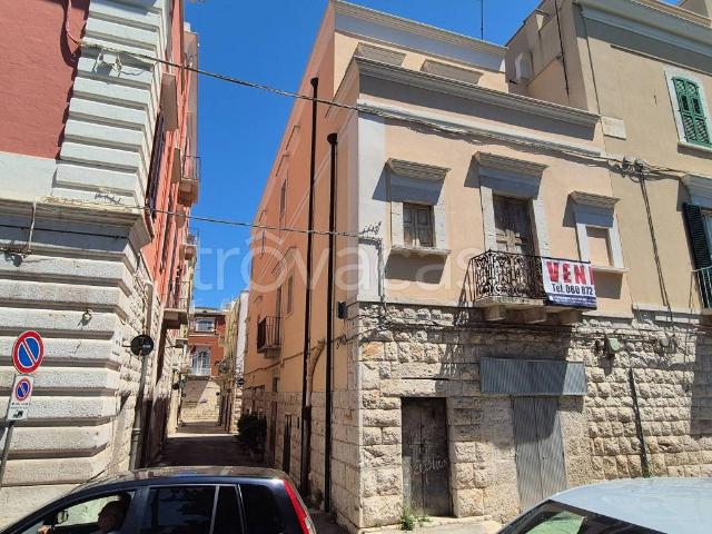 Stabile/palazzo in vendita a Corato