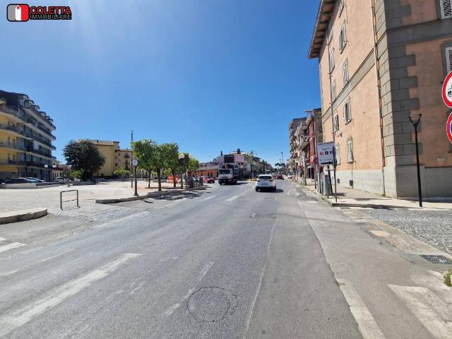 Stabile/palazzo in vendita a Cancello, San Felice a Cancello