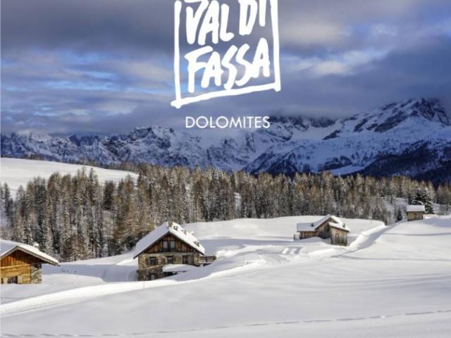 Stabile/palazzo in vendita a Canazei via Dolomiti