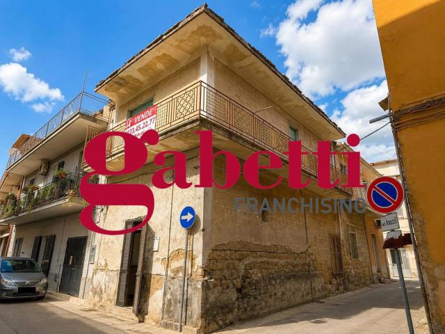 Stabile/Palazzo in vendita a Capodrise