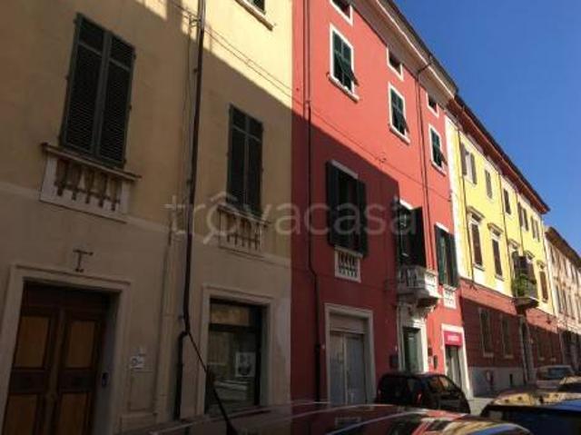 Stabile/palazzo in vendita a Carrara via Cavour, 21, Centro città