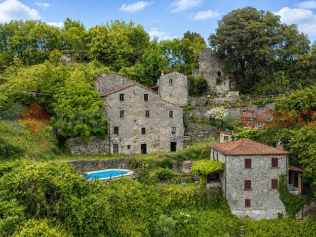 Stabile/palazzo in vendita a Casoli, Bagni di Lucca