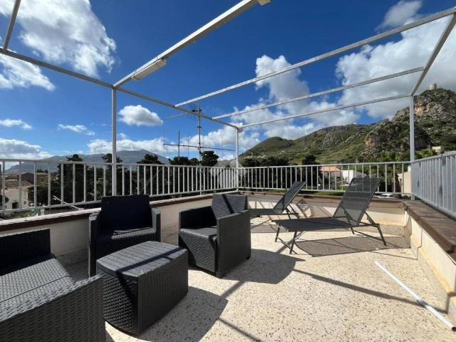 Stabile/palazzo in vendita a Castellammare del Golfo