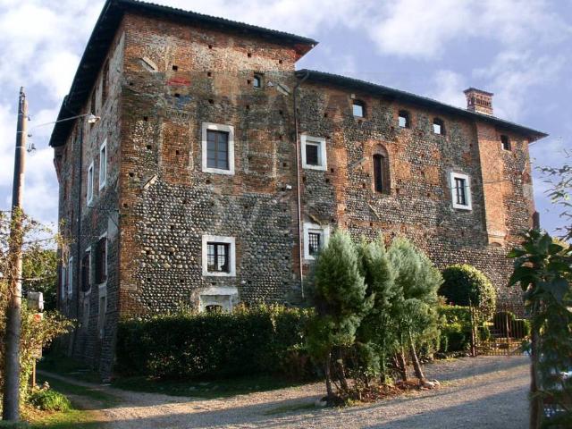 Stabile/palazzo in vendita a Castelletto Cervo via XXV Aprile