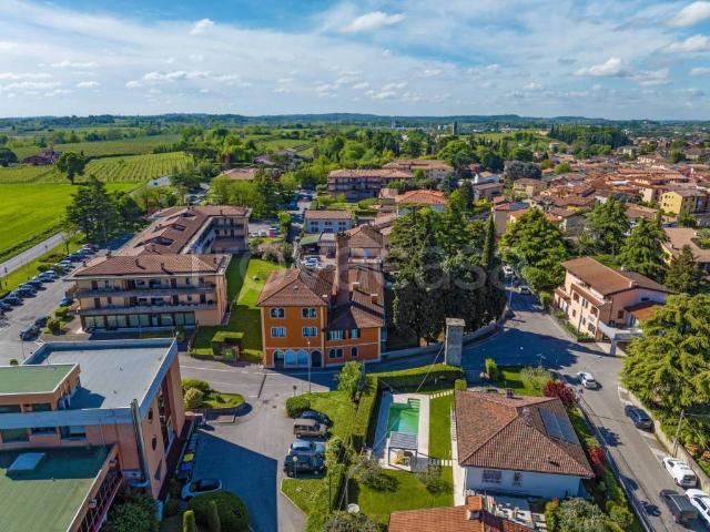 Stabile/palazzo in vendita a Castelnuovo del Garda