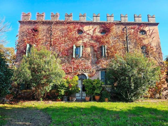 Stabile/palazzo in vendita a Castelnuovo del Garda