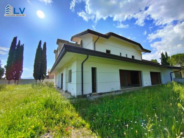 Stabile/palazzo in vendita a Castrocielo via Capodacqua