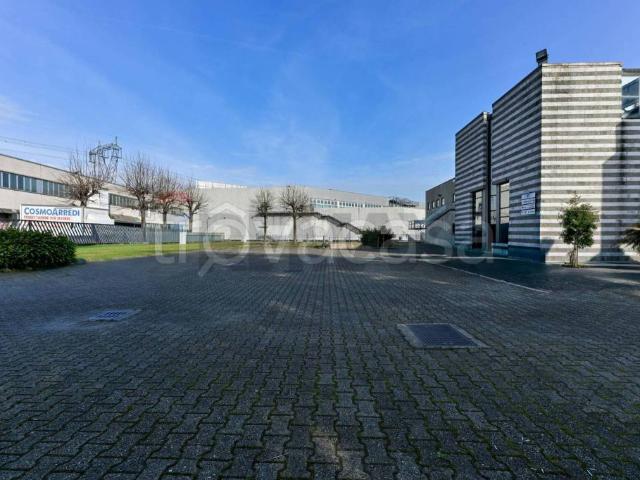 Stabile/palazzo in vendita a Cernusco sul Naviglio via Ungaretti, 7