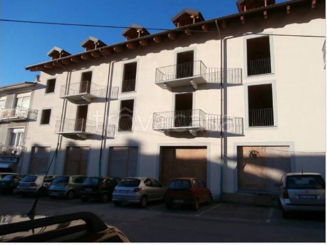 Stabile/palazzo in vendita a Chiusa di Pesio via Roma, 24