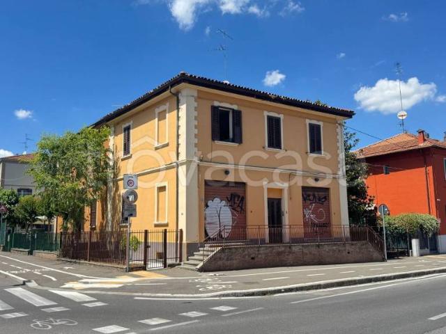Stabile/palazzo in vendita a Bologna via Torino, 3, Savena
