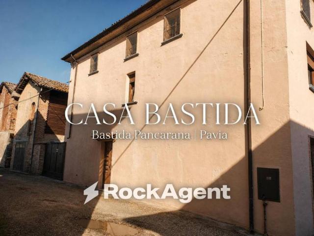 Stabile/palazzo in vendita a Bastida Pancarana via Prevostina, 47