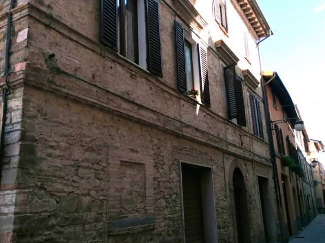 Stabile/Palazzo in vendita a Bevagna