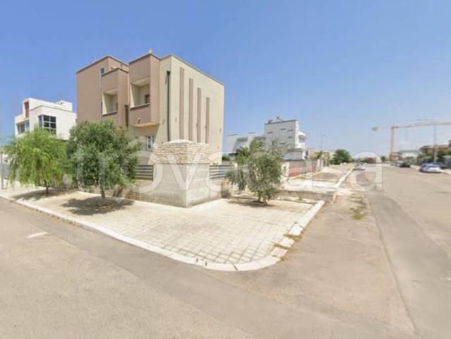 Stabile/palazzo in vendita a Bitonto viale Europa Strada 6
