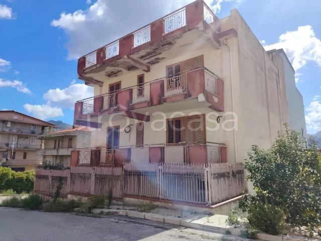 Stabile/palazzo in vendita a Giardinello