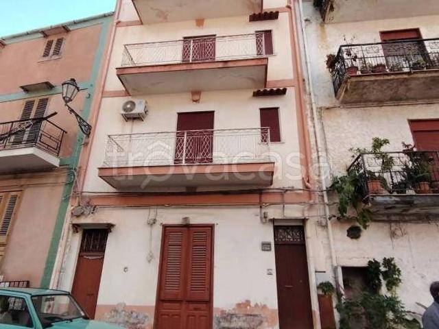 Stabile/palazzo in vendita a Giardinello