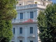 Stabile/palazzo in vendita a Frascati viale Vittorio Veneto